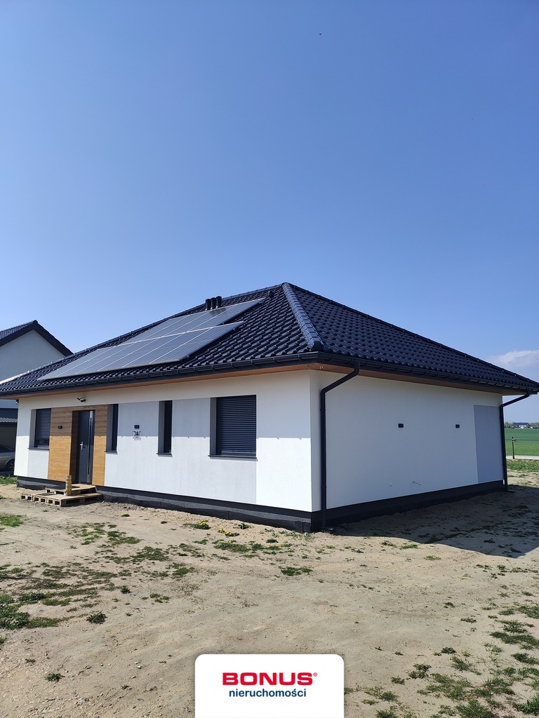 Nowoczesny dom wolnostojący na dużej działce (7)