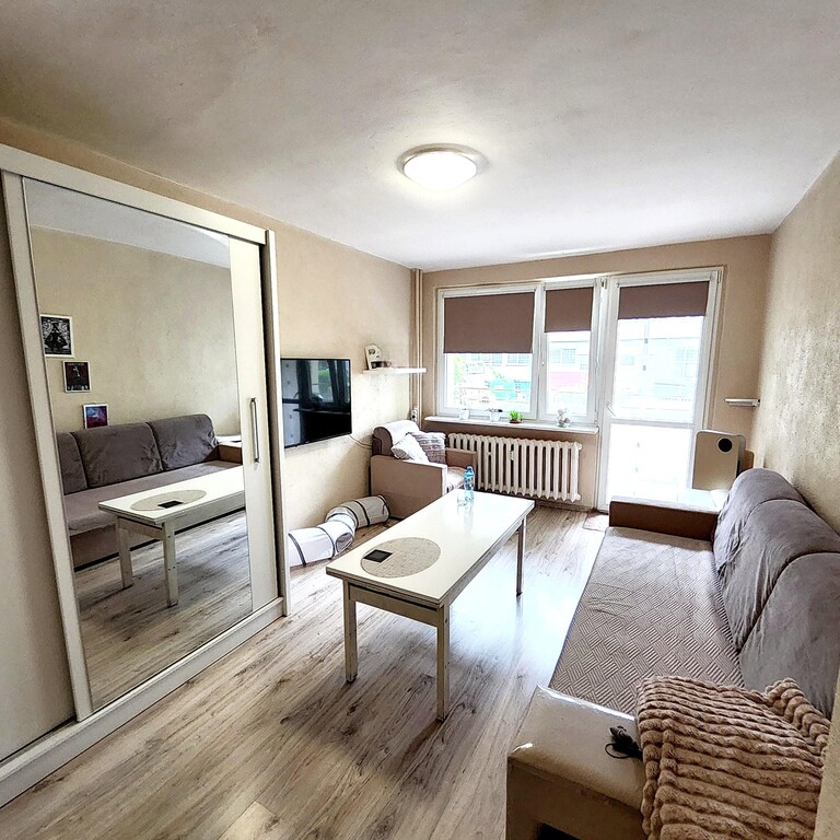 Mieszkanie 2 pokojowe, 1 piętro, duży balkon. (1)