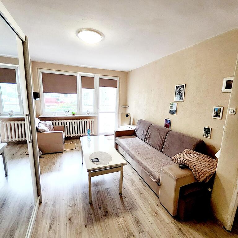 Mieszkanie 2 pokojowe, 1 piętro, duży balkon. (2)