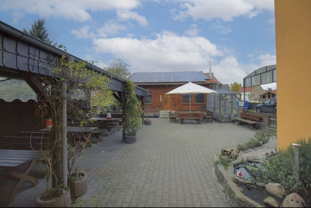 Pensjonat z restauracją (4)