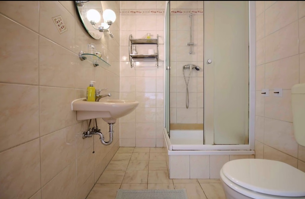 Pensjonat z restauracją (10)