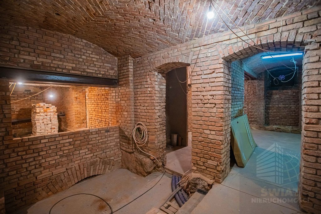 Lokal użytkowy w centrum przy Bramie Portowej (10)