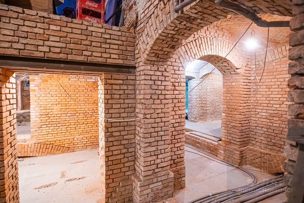 Lokal użytkowy w centrum przy Bramie Portowej (11)