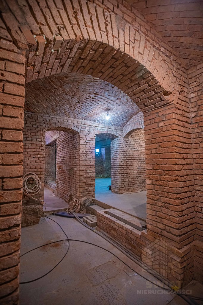 Lokal użytkowy w centrum przy Bramie Portowej (15)