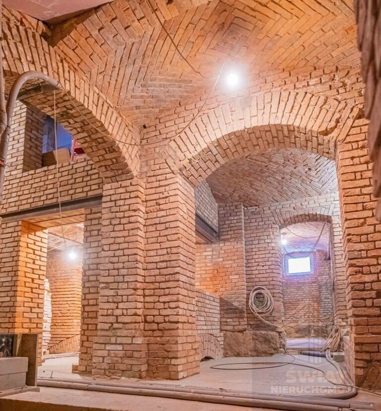 Lokal użytkowy w centrum przy Bramie Portowej (1)