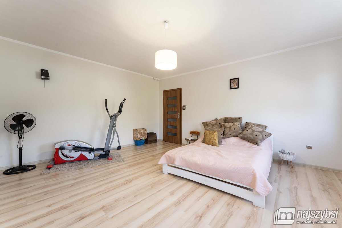 Golczewo-dom 194  m2 czeka właśnie na Ciebie (9)