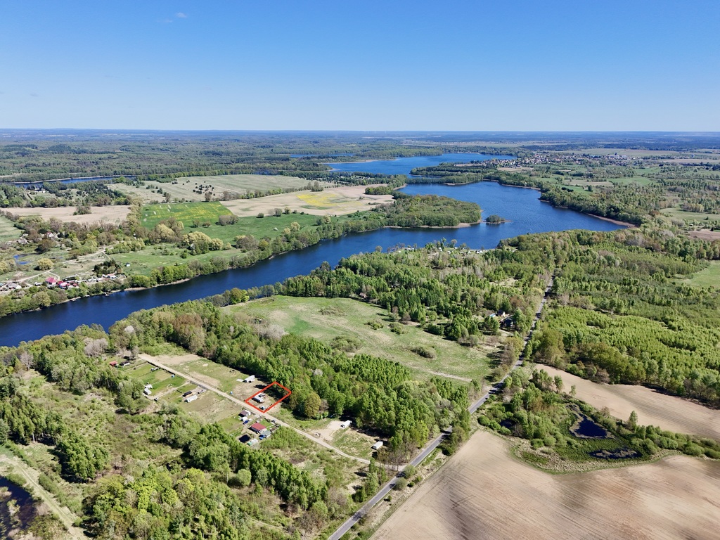 Urokliwa działka nad jeziorem Ińsko (2)