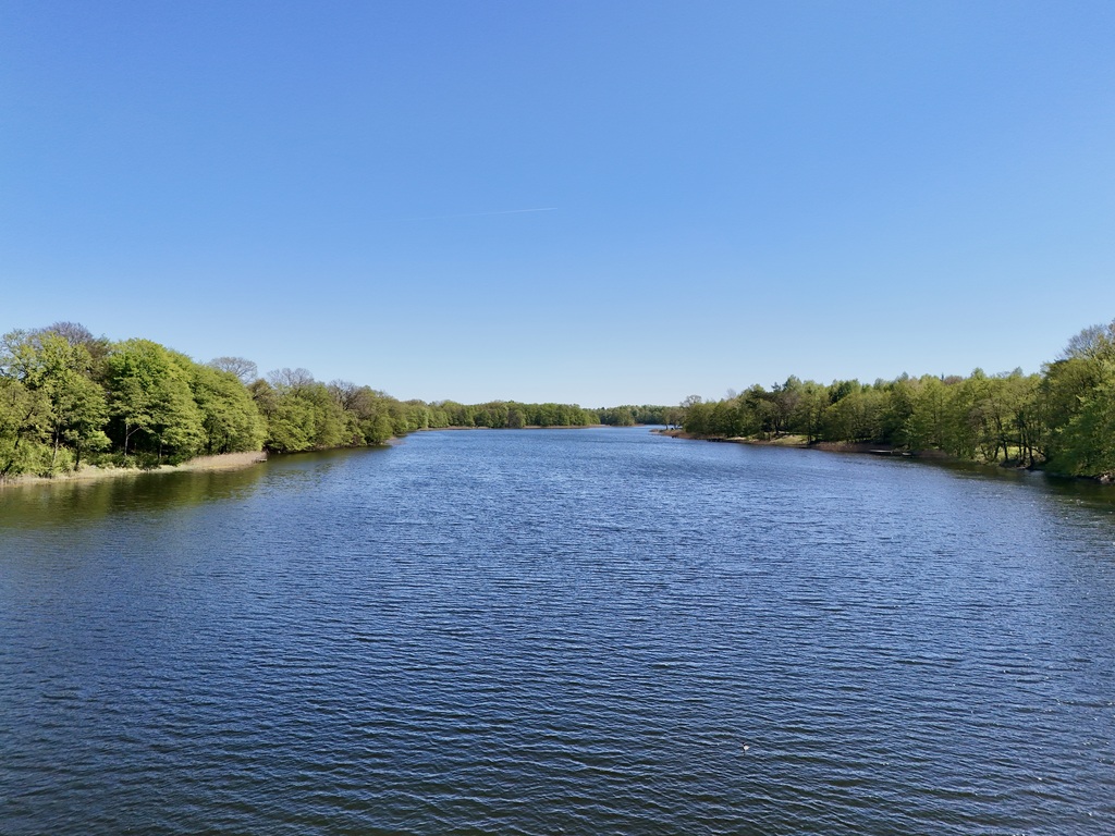 Urokliwa działka nad jeziorem Ińsko (16)