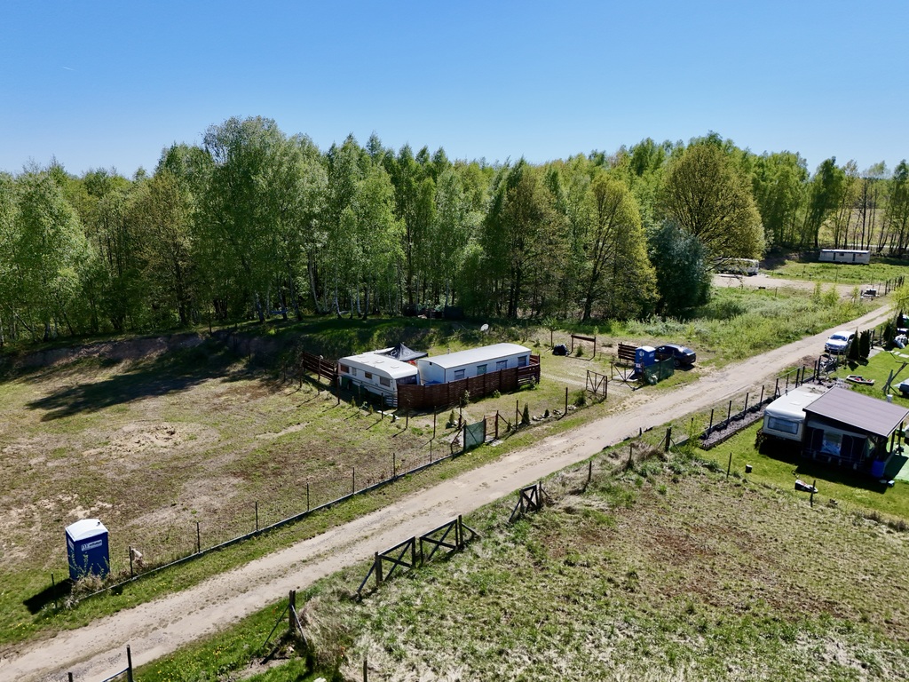 Urokliwa działka nad jeziorem Ińsko (1)