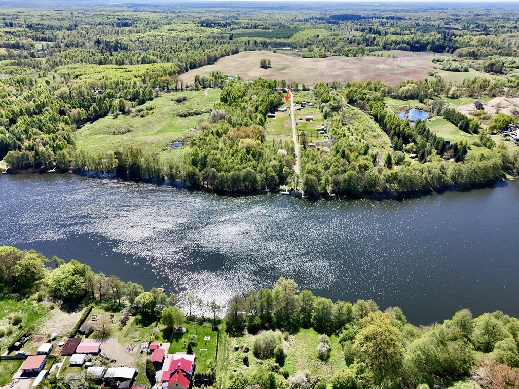 Urokliwa działka nad jeziorem Ińsko (6)