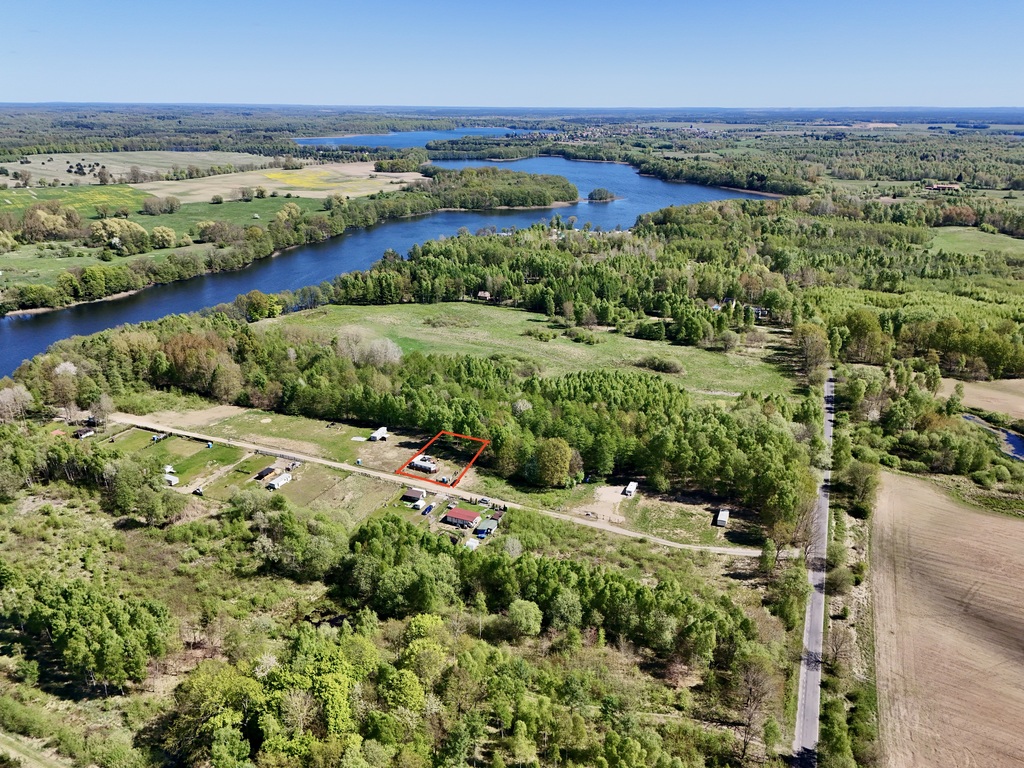 Urokliwa działka nad jeziorem Ińsko (7)