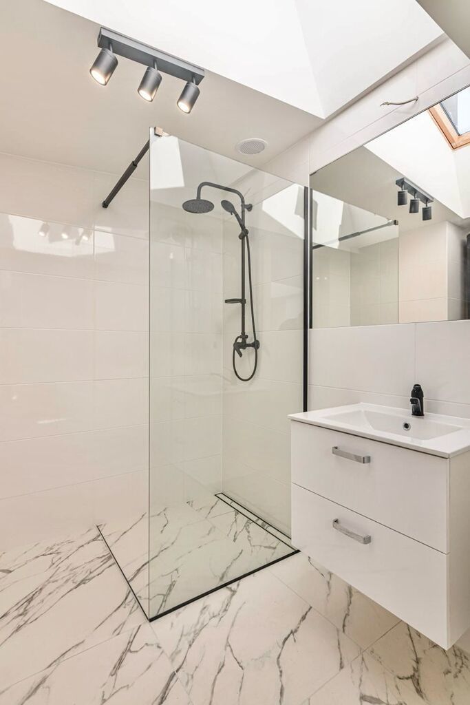 3 POKOJE W CENTRUM MIASTA, ODNOWIONA KAMIENICA (3)