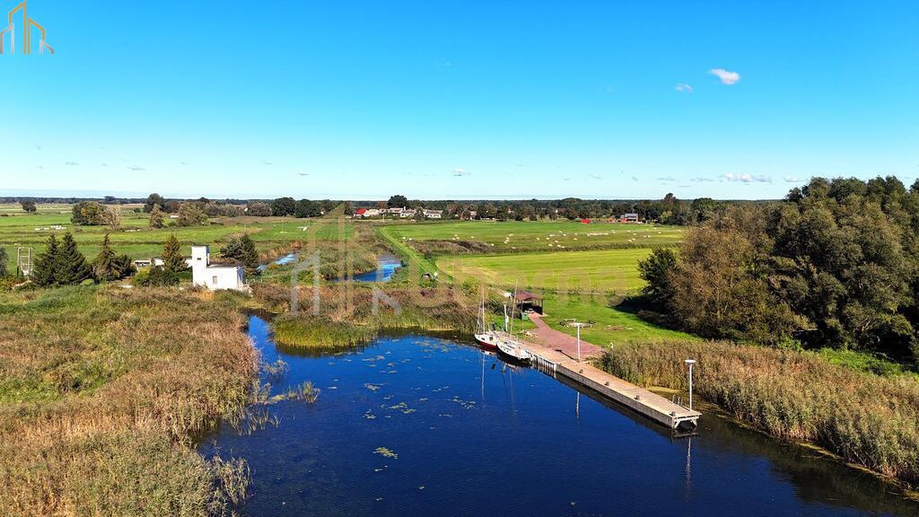 Dom i garaż nad wodą - światłowód (2)