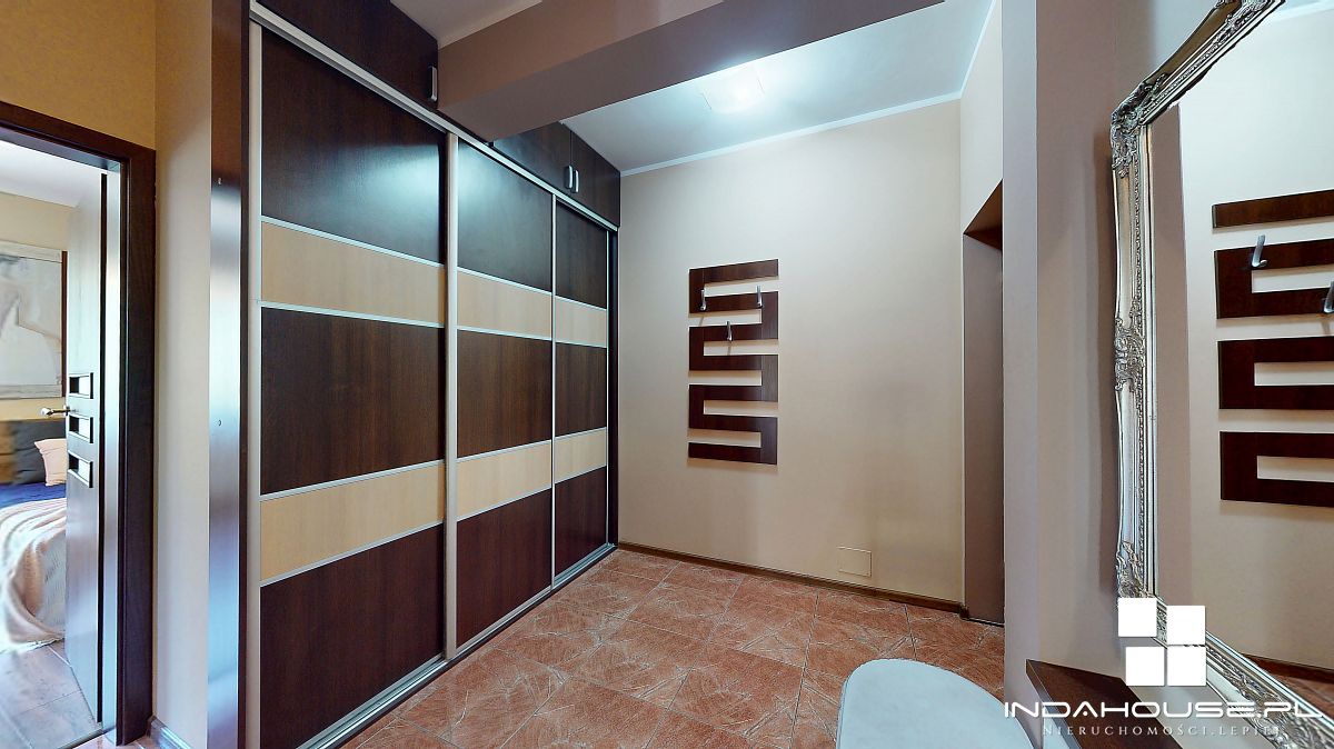 Mieszkanie na parterze z garażem i windą ... (9)