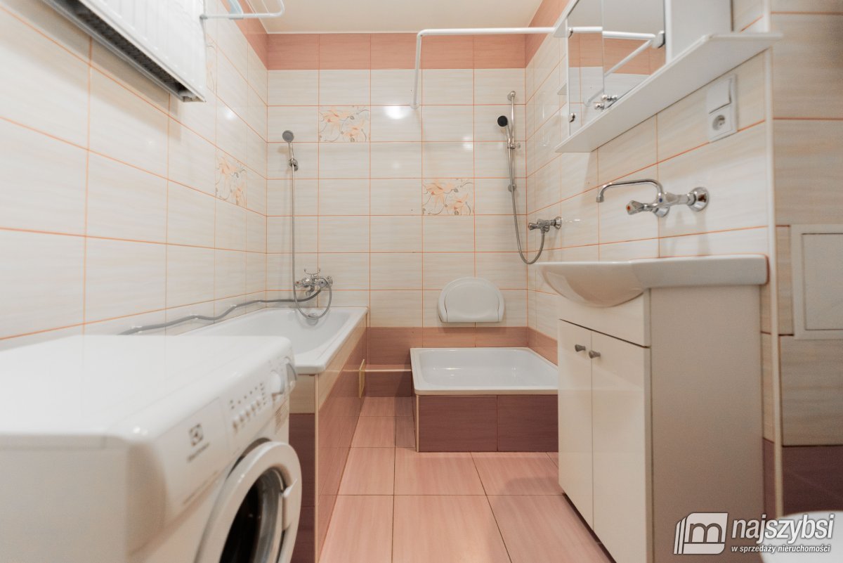 Nowogard - 3 pokoje, 2 piętro, balkon (12)