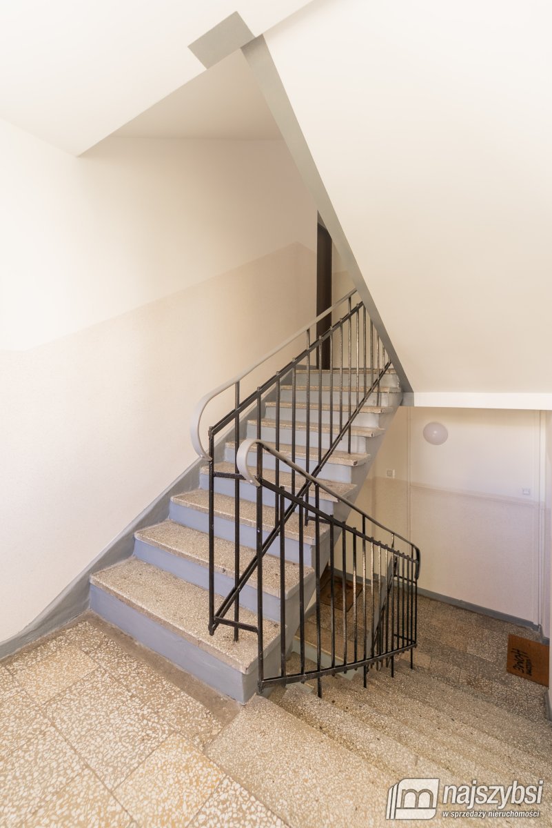 Nowogard - 3 pokoje, 2 piętro, balkon (18)