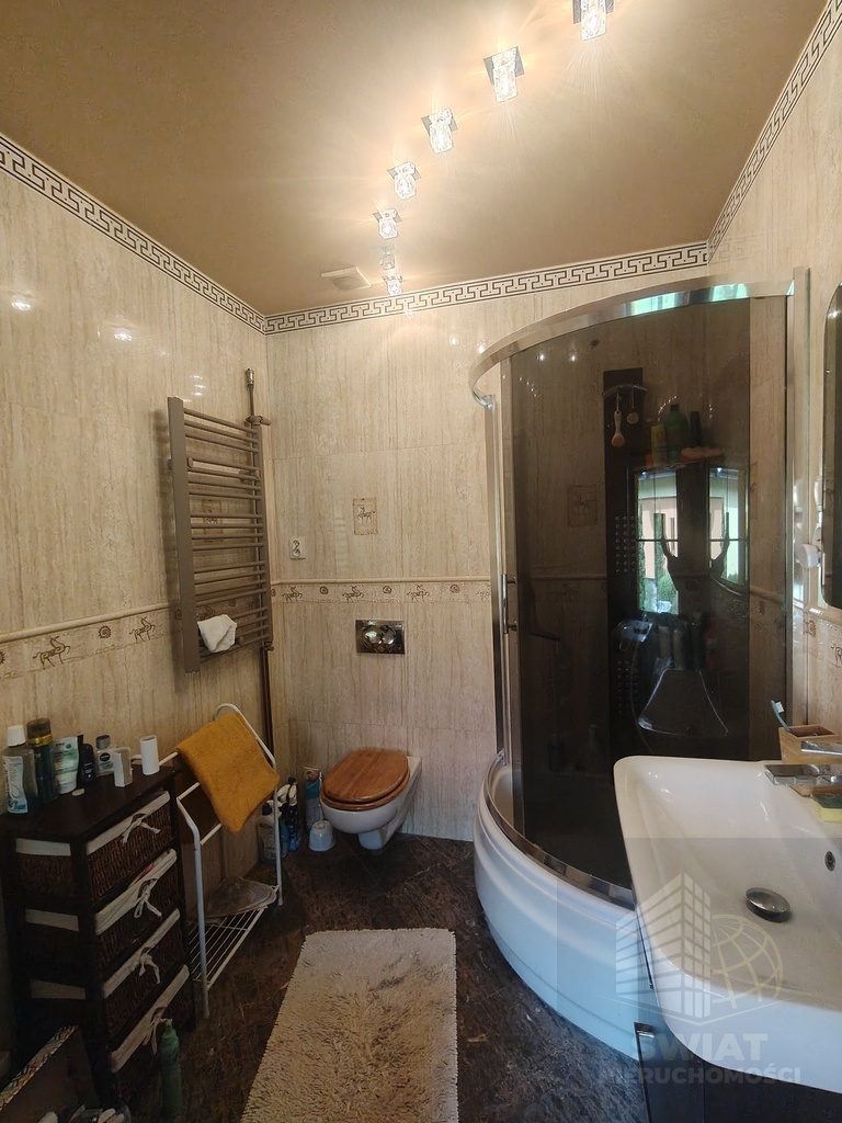 DOM WOLNOSTOJĄCY W UROKLIWYM MIEJSCU. (5)