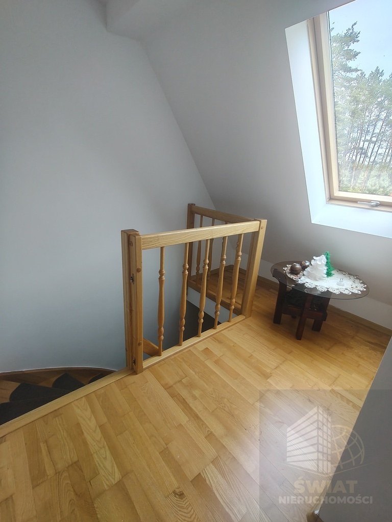 DOM WOLNOSTOJĄCY W UROKLIWYM MIEJSCU. (9)