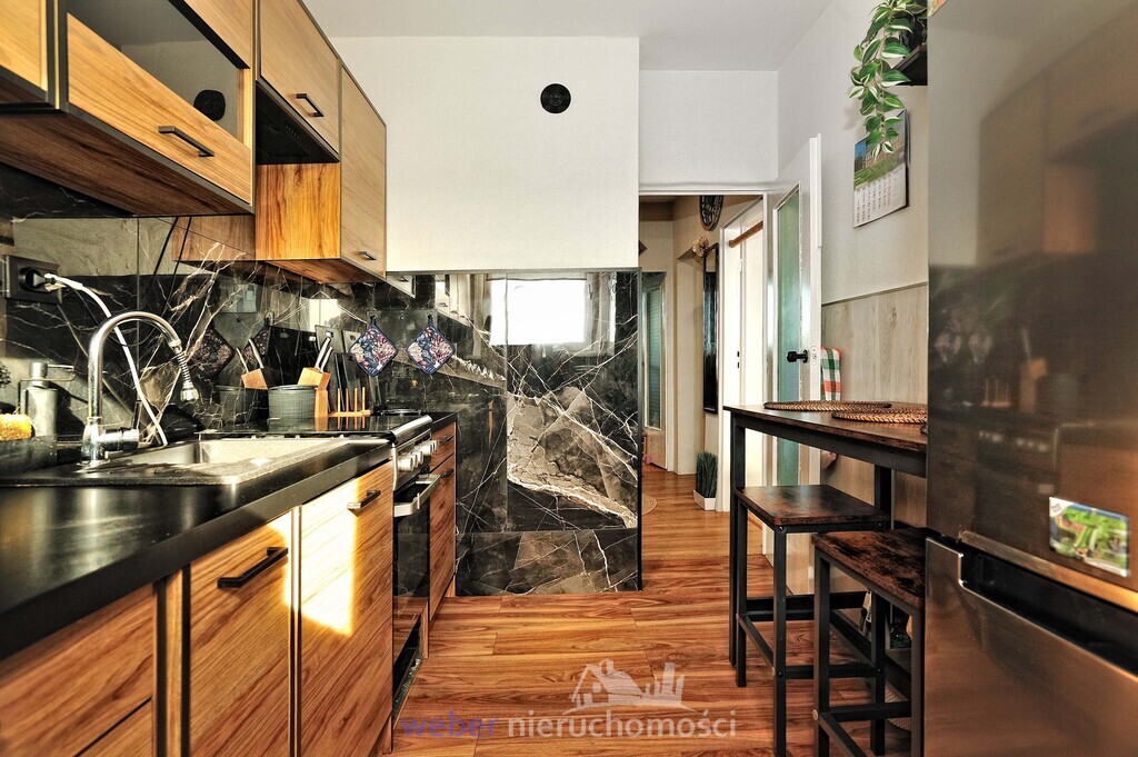 Przytulne 3 pokojowe mieszkanie na sprzedaż (1)