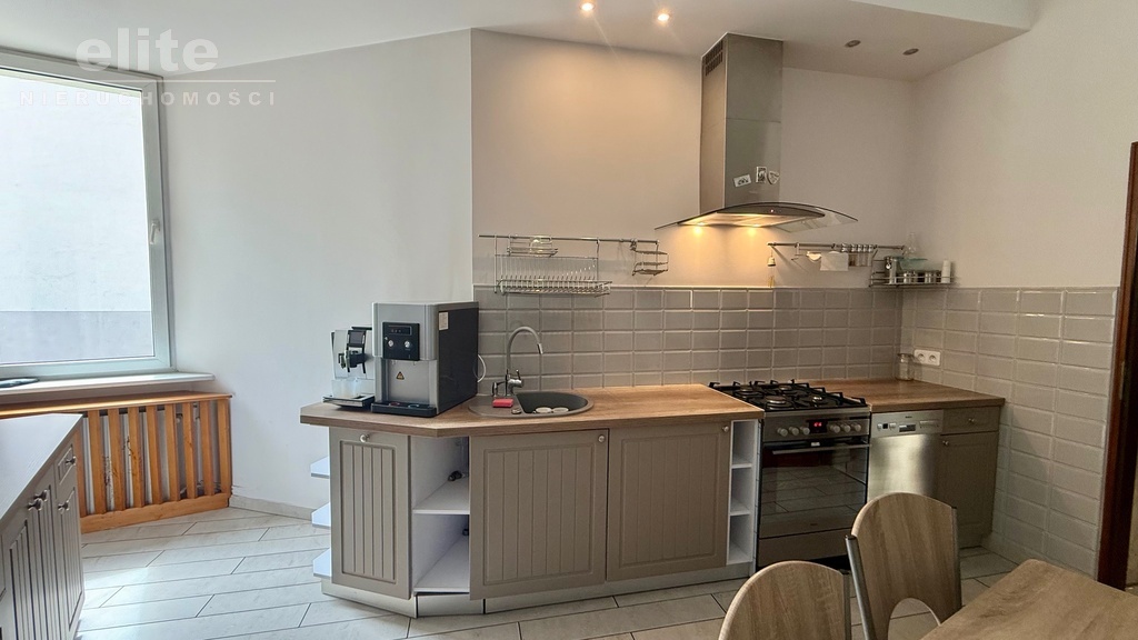 Mieszkanie na I piętrze w ładnej kamienicy (7)