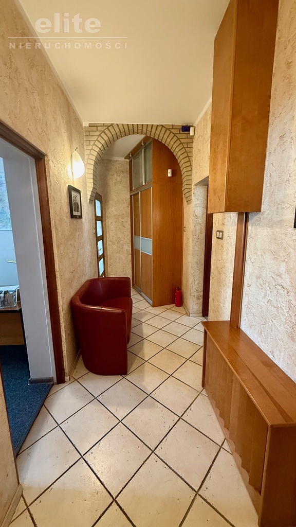 Mieszkanie na I piętrze w ładnej kamienicy (10)