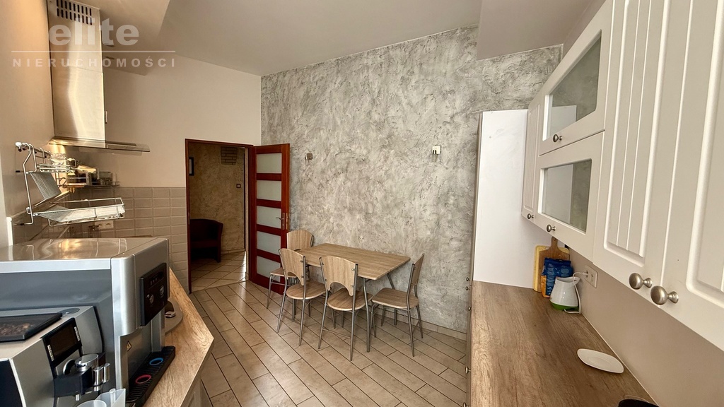 Lokal biurowy na I piętrze w ładnej kamienicy (8)