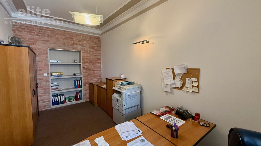 Lokal biurowy na I piętrze w ładnej kamienicy (13)