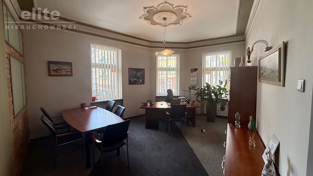 Lokal biurowy na I piętrze w ładnej kamienicy (3)