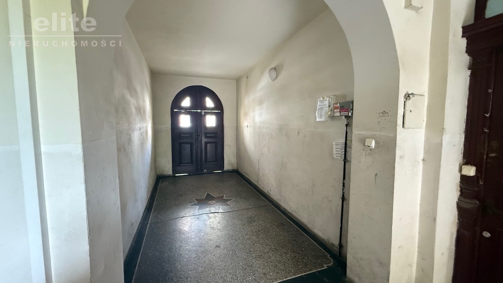 Lokal biurowy na I piętrze w ładnej kamienicy (22)