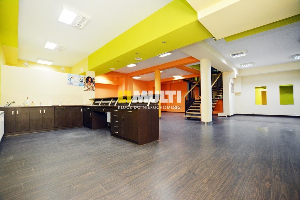 Lokal 352m2  do wynajęcia na Portowej (4)