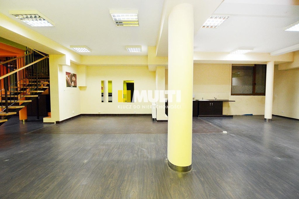 Lokal 352m2  do wynajęcia na Portowej (6)