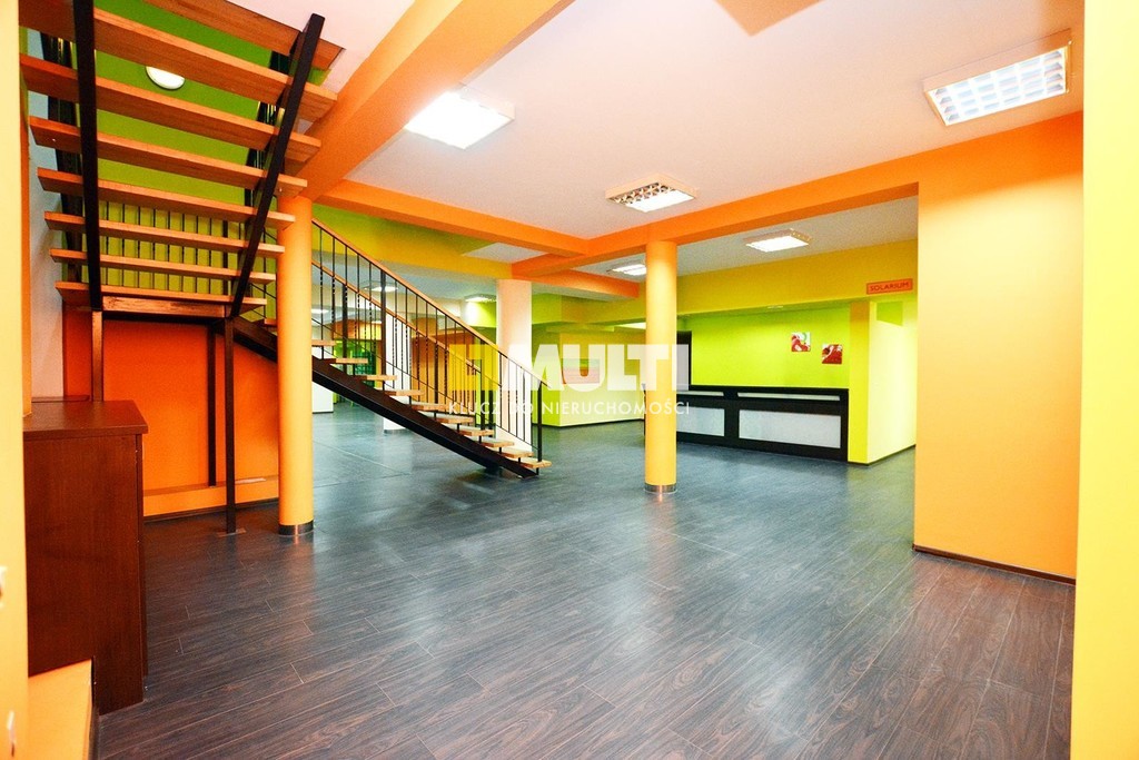 Lokal 352m2  do wynajęcia na Portowej (1)