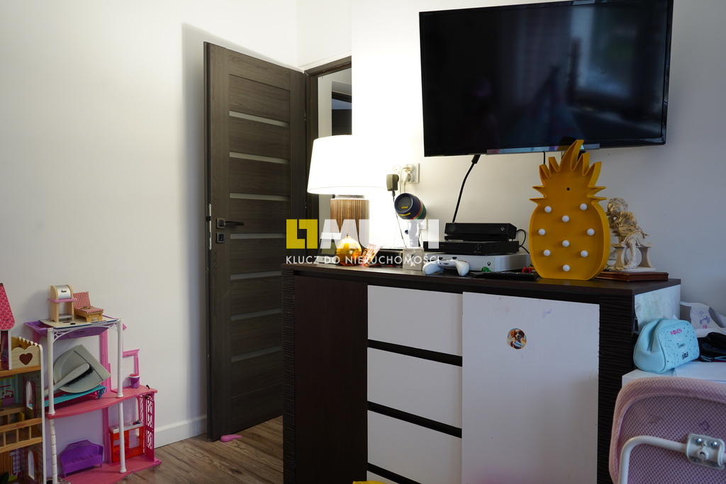 Urokliwy bliźniak w wysokim standardzie (10)