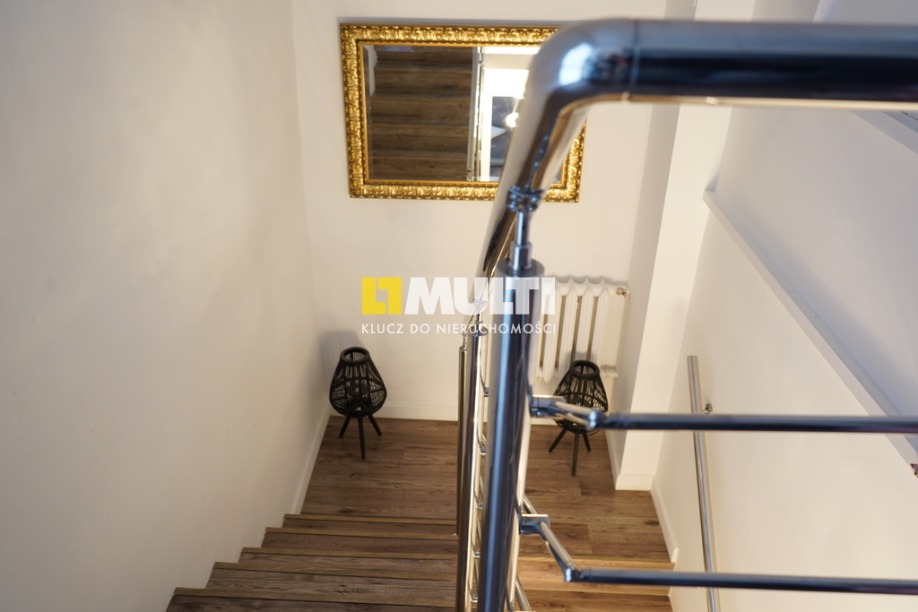 Urokliwy bliźniak w wysokim standardzie (13)