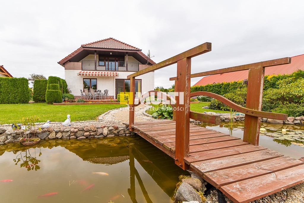 Dom 2 rodzinny z pięknym ogrodem. (4)