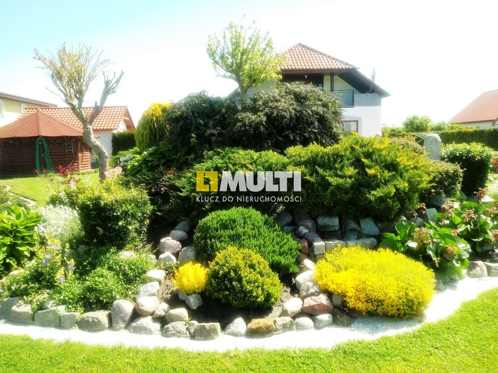 Dom 2 rodzinny z pięknym ogrodem. (13)