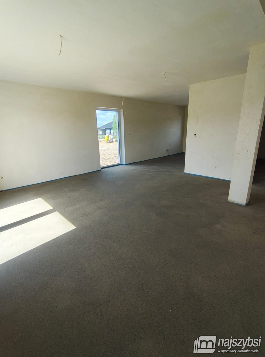 Kliniska Wielkie – bliźniak z garażem w budynku (12)