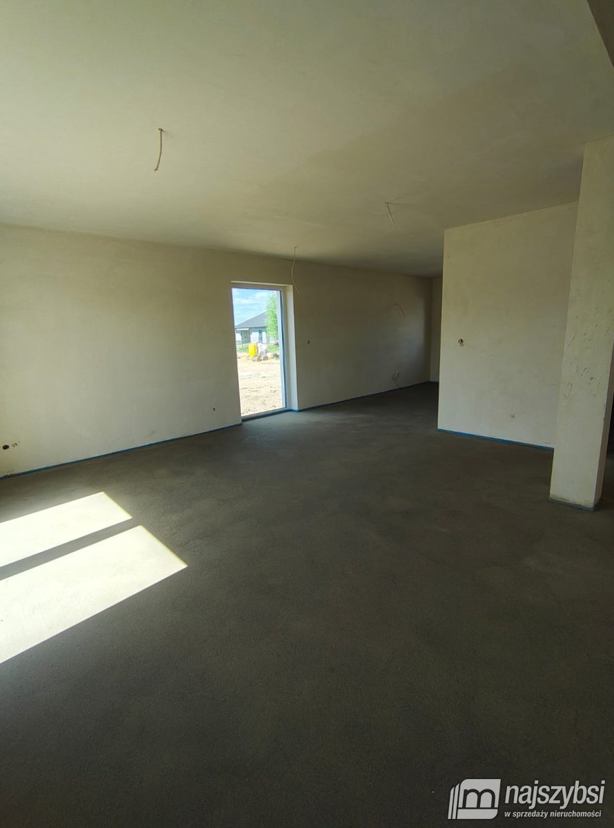 Kliniska Wielkie – bliźniak z garażem w budynku (14)