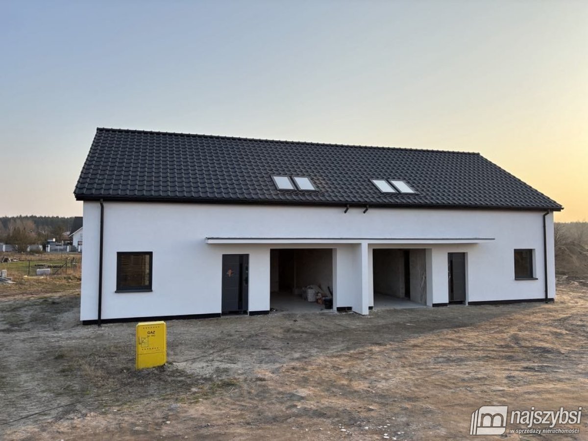 Kliniska Wielkie – bliźniak z garażem w budynku (2)