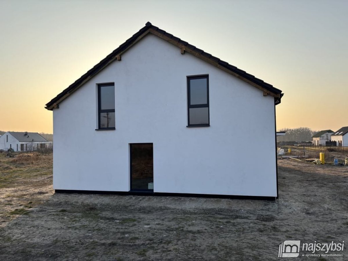 Kliniska Wielkie – bliźniak z garażem w budynku (21)