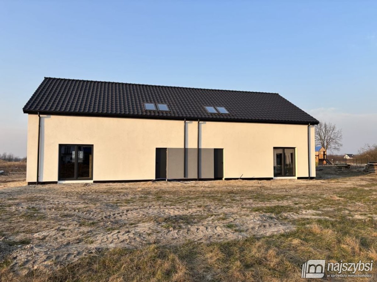 Kliniska Wielkie – bliźniak z garażem w budynku (22)