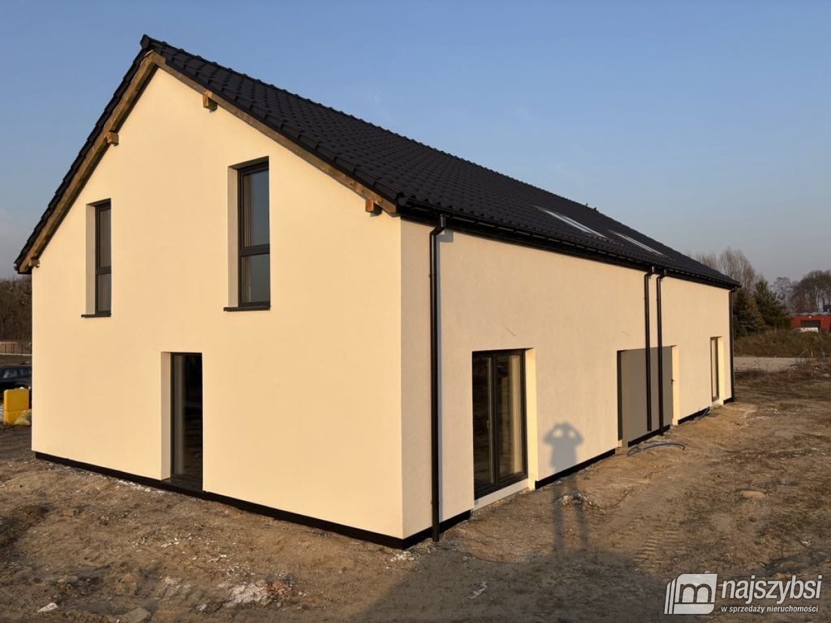 Kliniska Wielkie – bliźniak z garażem w budynku (24)