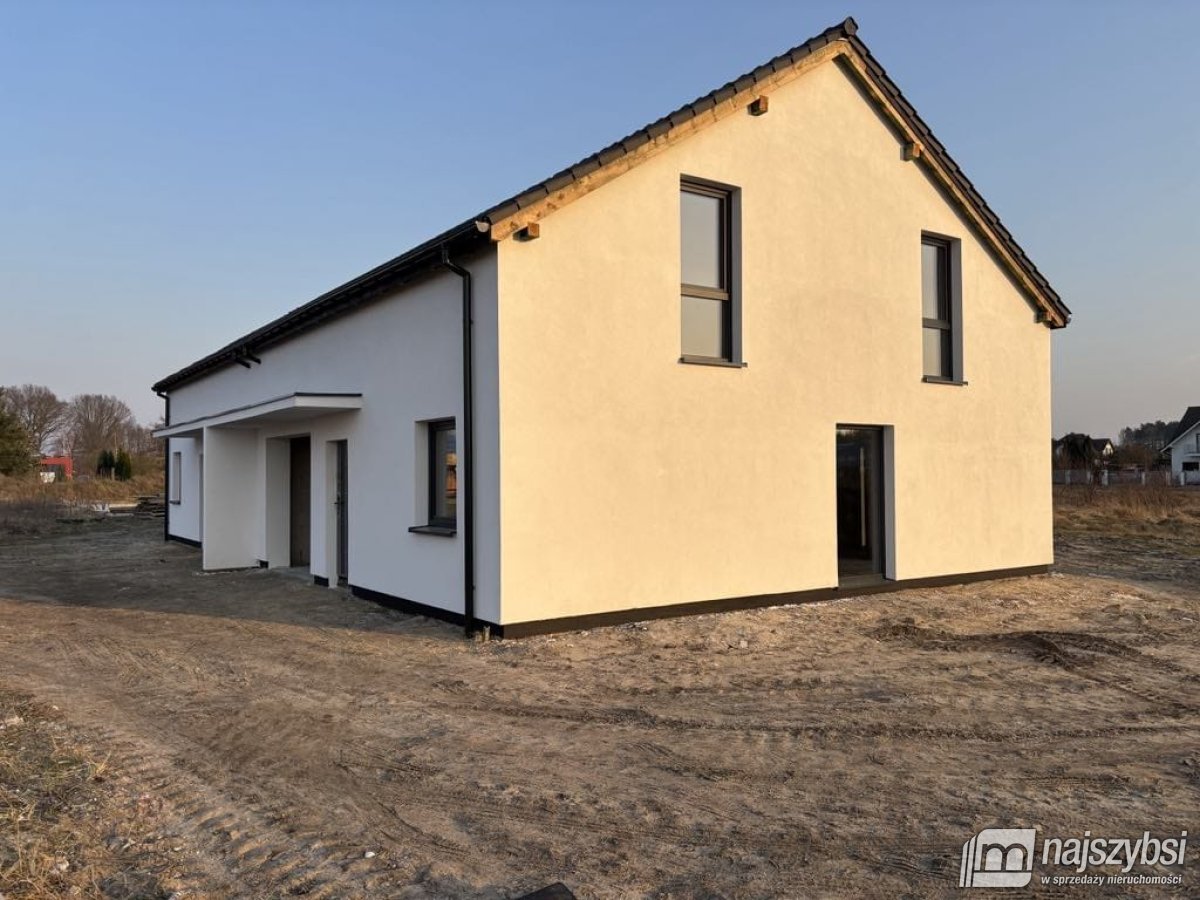 Kliniska Wielkie – bliźniak z garażem w budynku (26)