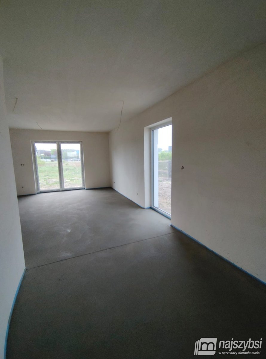 Kliniska Wielkie – bliźniak z garażem w budynku (4)