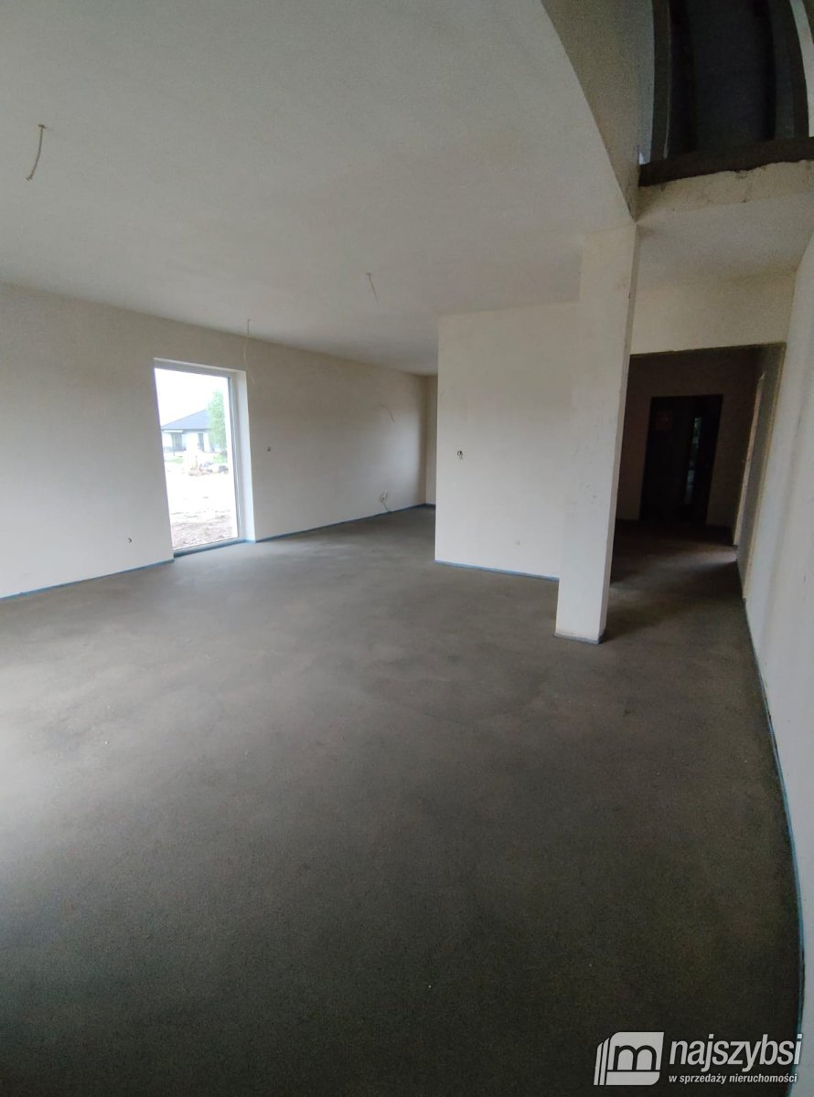 Kliniska Wielkie – bliźniak z garażem w budynku (7)