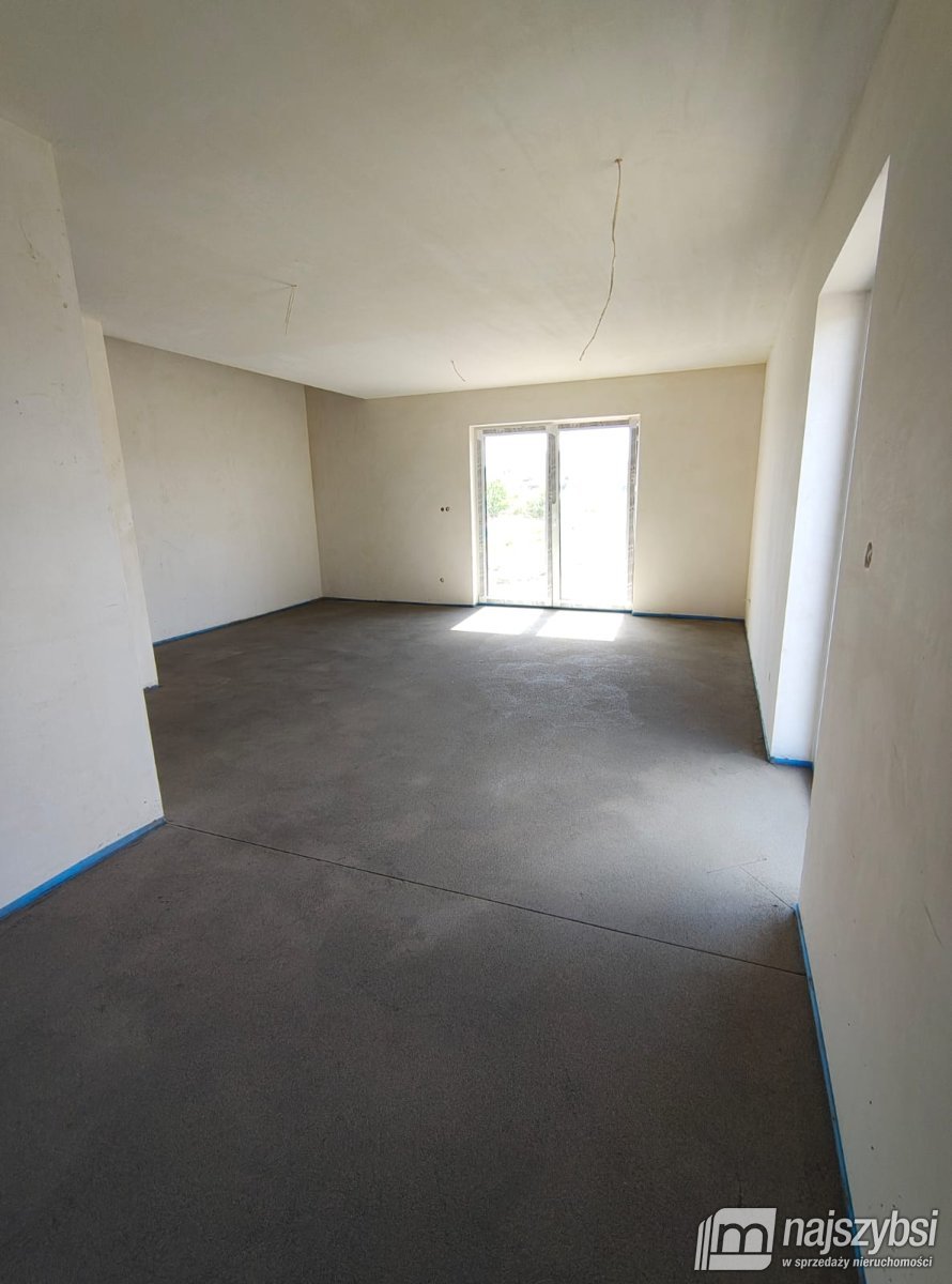 Kliniska Wielkie – bliźniak z garażem w budynku (8)