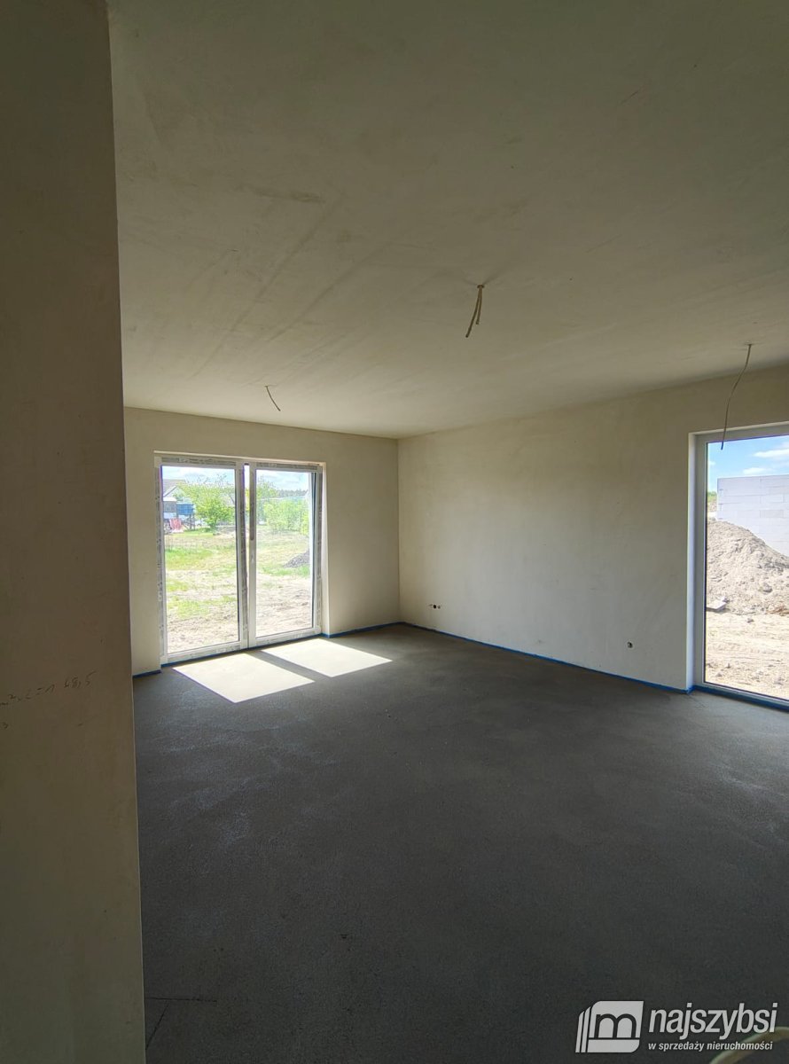 Kliniska Wielkie – bliźniak z garażem w budynku (9)