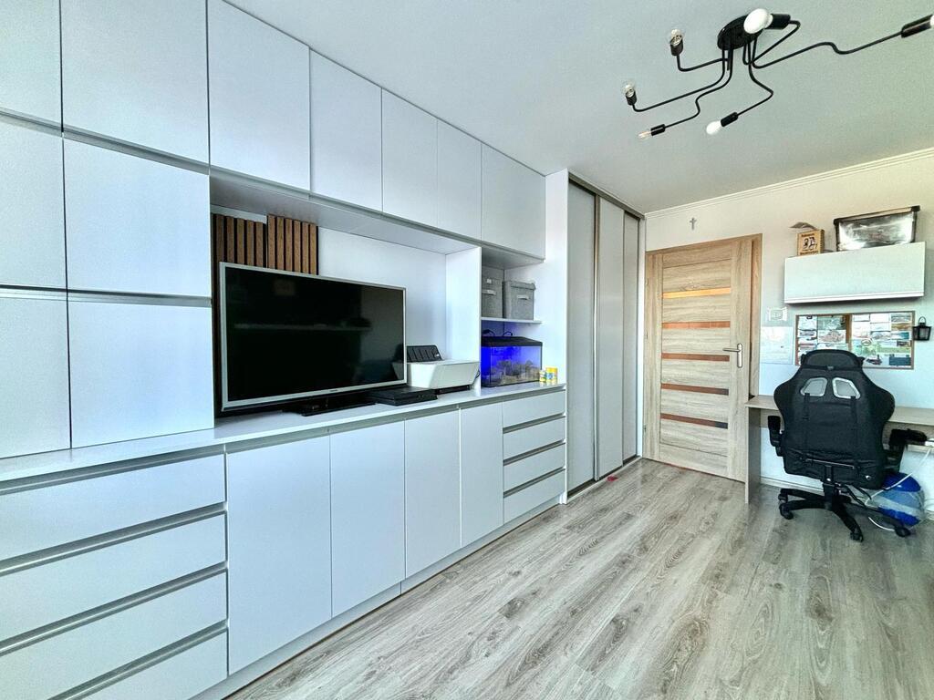 2 POKOJE I 2 BALKONY Z PIĘKNYM WIDOKIEM (1)