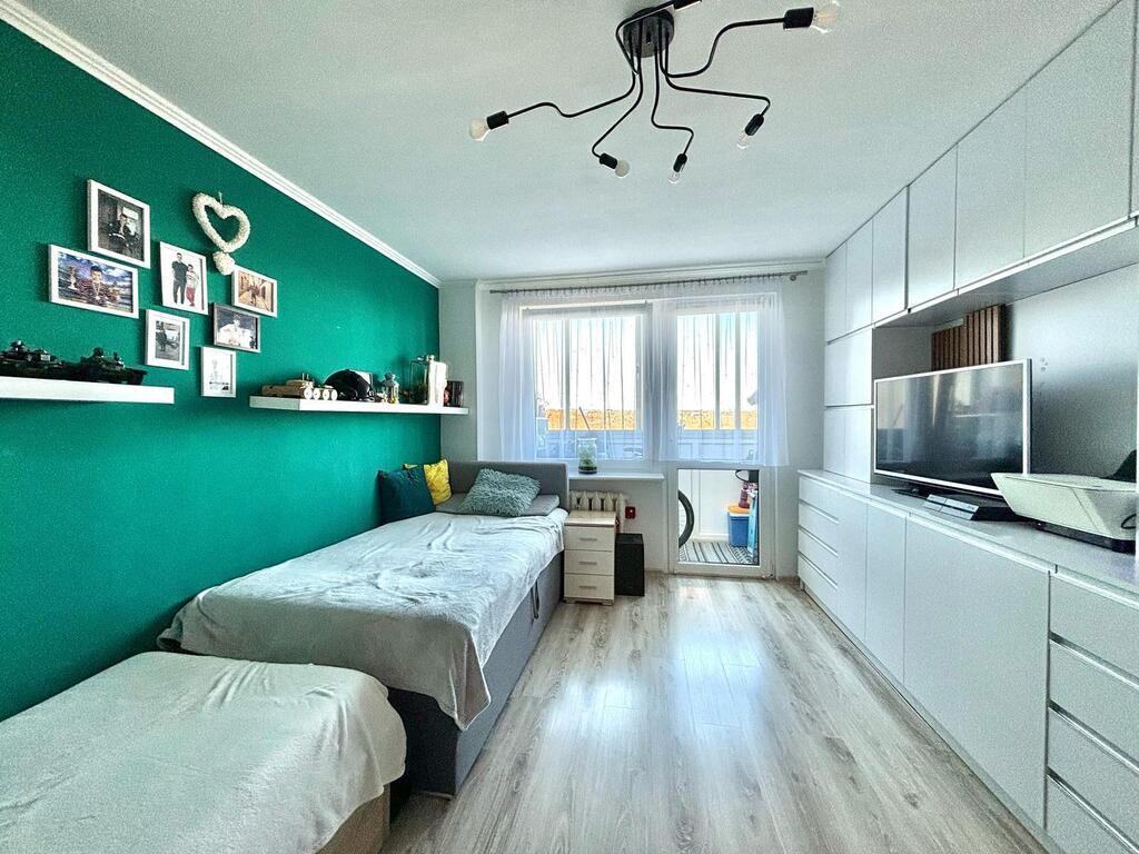 2 POKOJE I 2 BALKONY Z PIĘKNYM WIDOKIEM (2)