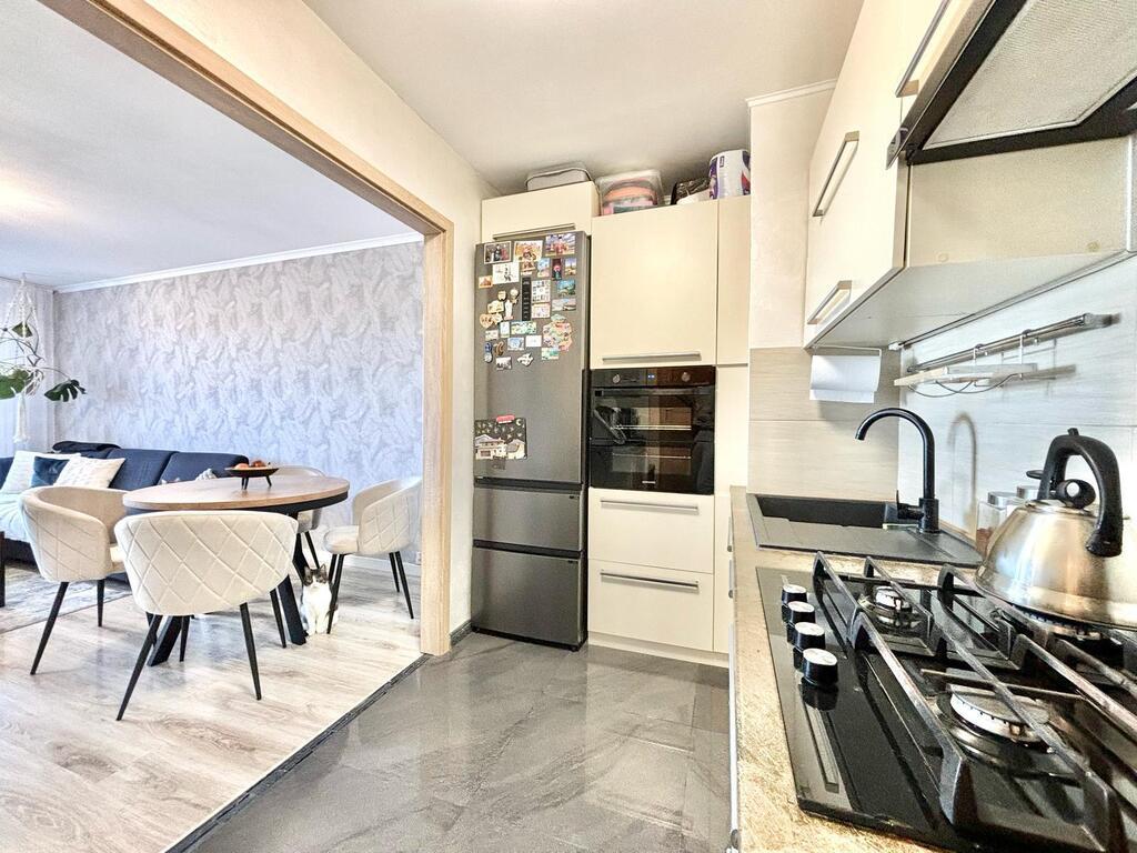 2 POKOJE I 2 BALKONY Z PIĘKNYM WIDOKIEM (6)